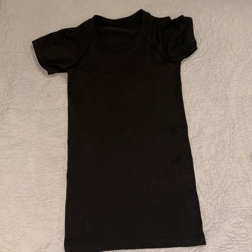 lululemon swiftly short sleeve black size 2